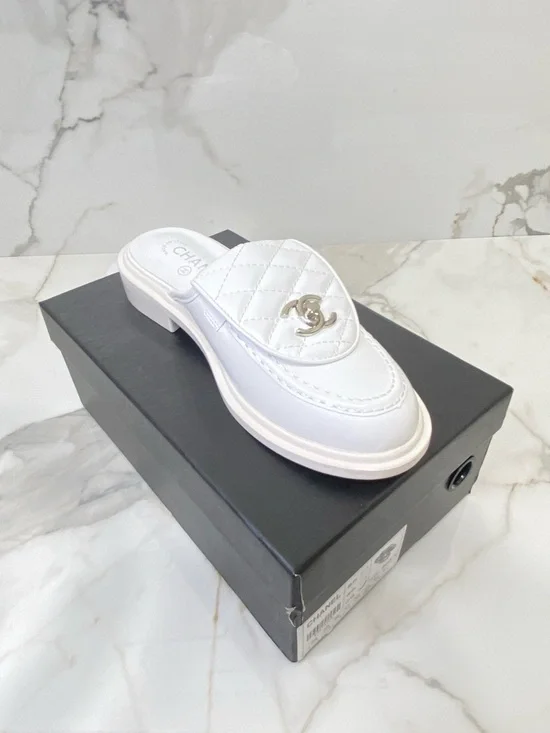 CHANEL Quilted Turnlock Logo Mule Slip-On Lambskin Slide Sandals Women's Size 39 - Picture 9 of 15